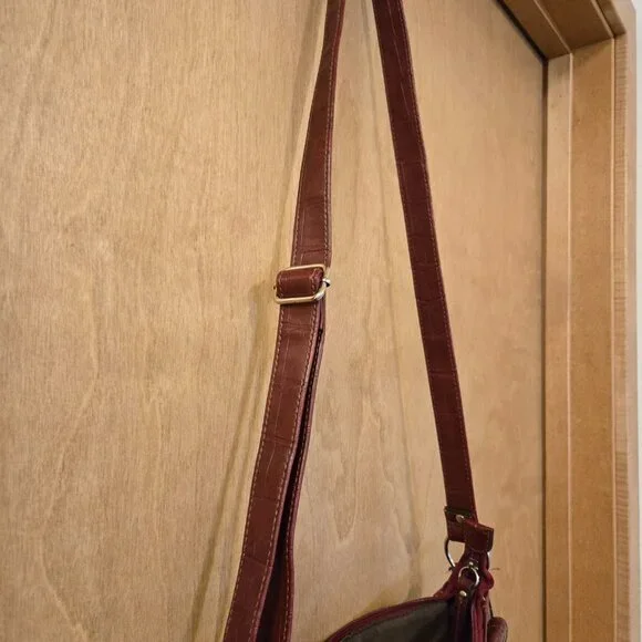 Relic dark red crossbody purse - Picture 8 of 14